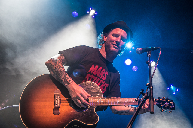 Watch Corey Taylor perform Bon Jovi’s “Wanted Dead or Alive” with ‘Supernatural’ star
