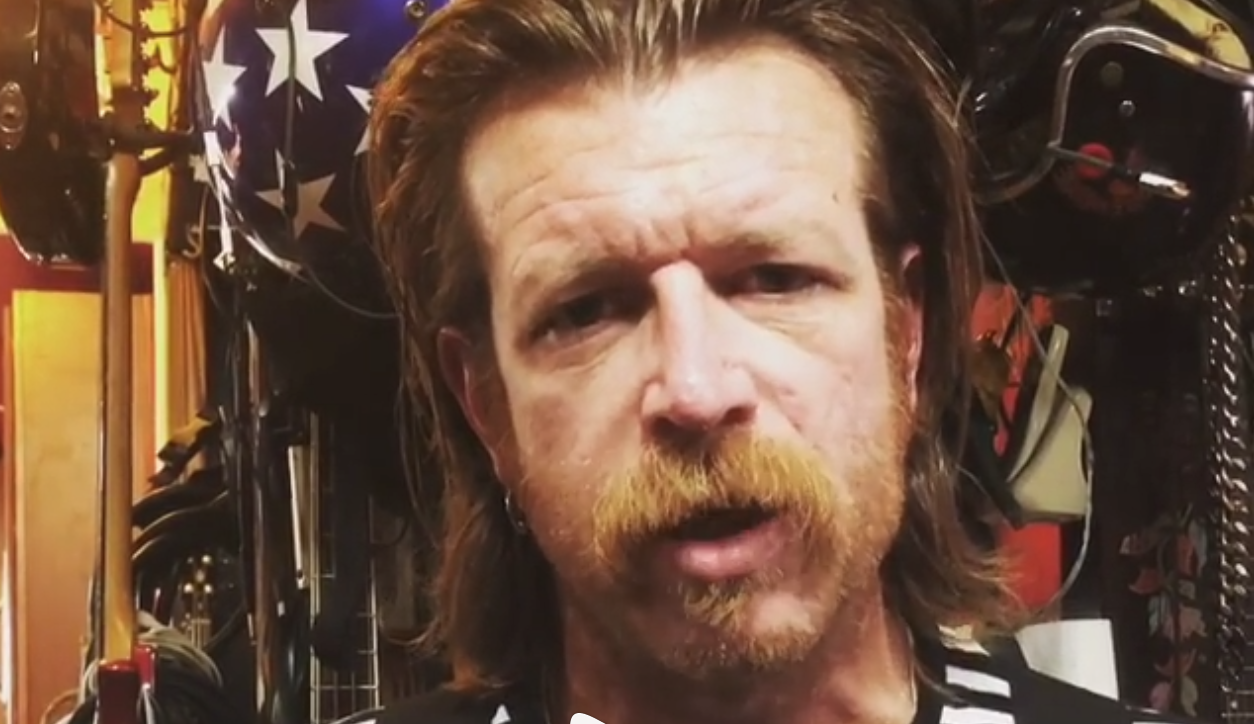 Jesse Hughes apologizes for his Instagram outburst