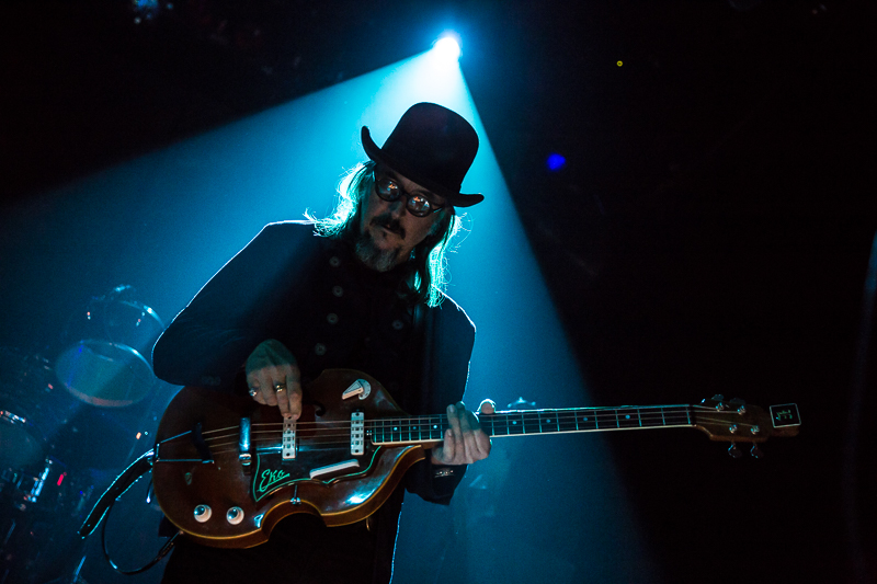 Les Claypool hints Primus touring with Slayer ; reminisces about getting busted with Kirk Hammett’s weed