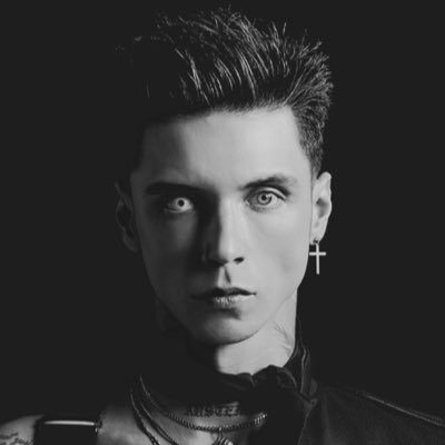 Black Veil Brides frontman recovering from appendectomy