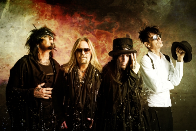 Mötley Crüe postpone ‘The Stadium’ Tour w/ Def Leppard, Poison & Joan Jett & The Blackhearts to 2022