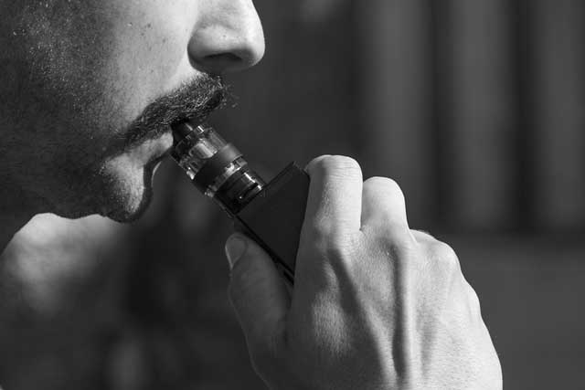 Should Musicians Switch From Smoking to Vaping