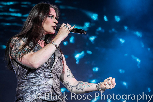 Floor Jansen (Nightwish) diagnosed with breast cancer