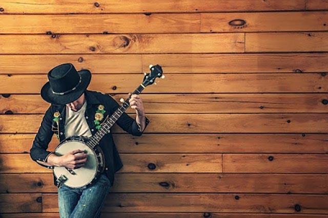 6 Helpful Tips to Learn to Play the Guitar More Easily