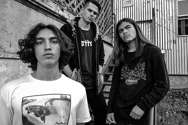 Ottto share live version of new song “My Pain”