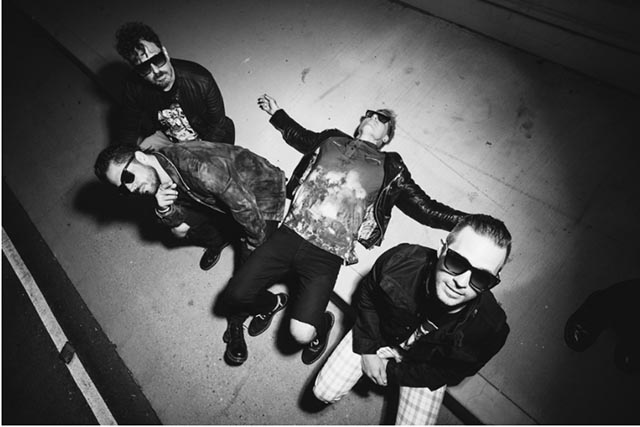Papa Roach share “No Apologies” video