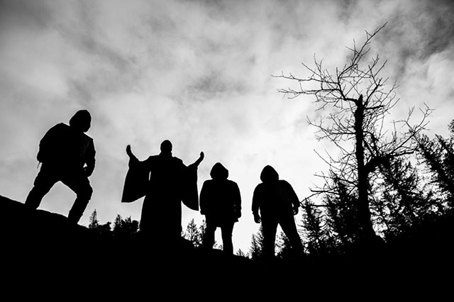 Uada streaming new song “The Dark (Winter)”