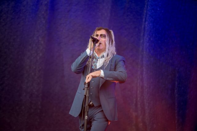 Watch Maynard James Keenan spook A Perfect Circle fans with Halloween costume in Orlando