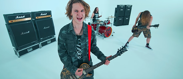 Alien Weaponry premiere “Whispers” music video