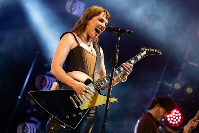 Photos/Review: Halestorm brought Everest to Madison, WI – 9/21/25