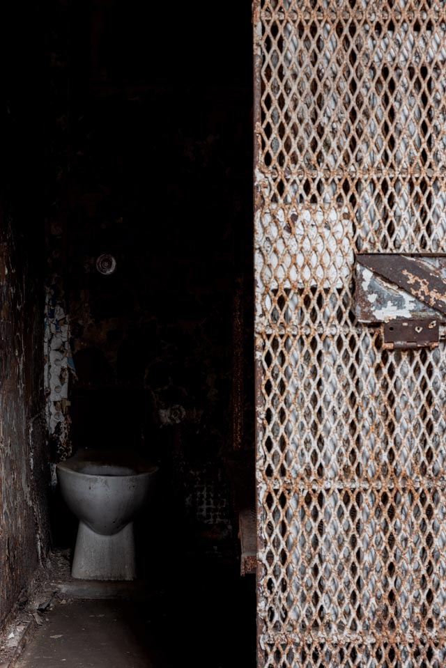 Steel Jail Cell - Abandoned Ohio State Reformatory Prison - Mans | Metal Insider