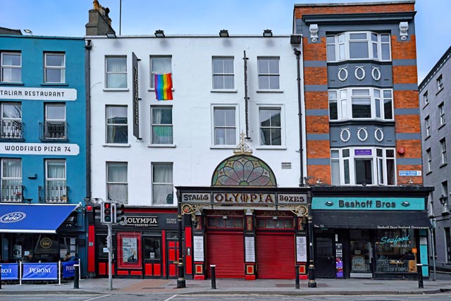 Dame Street a main shopping street in Dublin | Metal Insider