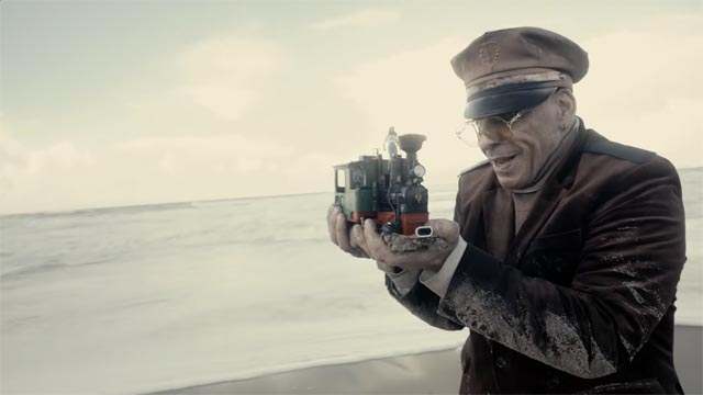 Rammstein’s Till Lindemann unleashes “Alles ändert sich…ich nicht” video